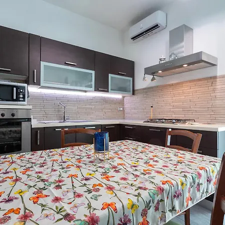 Semesterbostad Oikos 58 Porto Torres